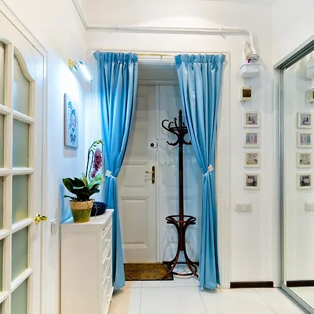 Stylish Near Rynok Square Апартаменты *