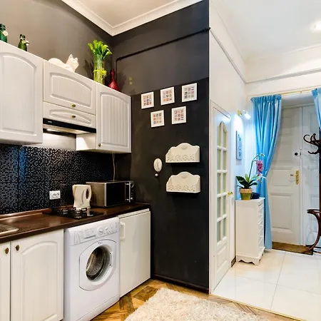 Апартаменты Stylish Near Rynok Square