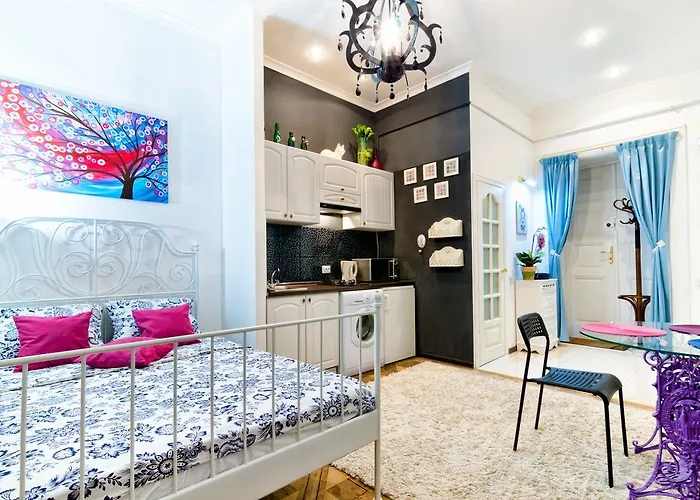 Stylish Near Rynok Square Apartament